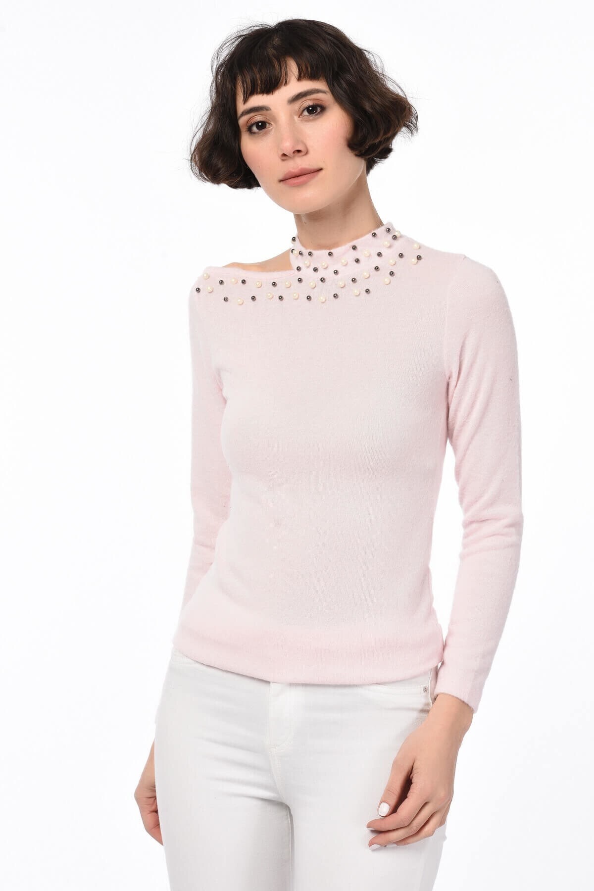 8490936 Yumoş Tek Omuzu Açık İncili Bluz PUDRA