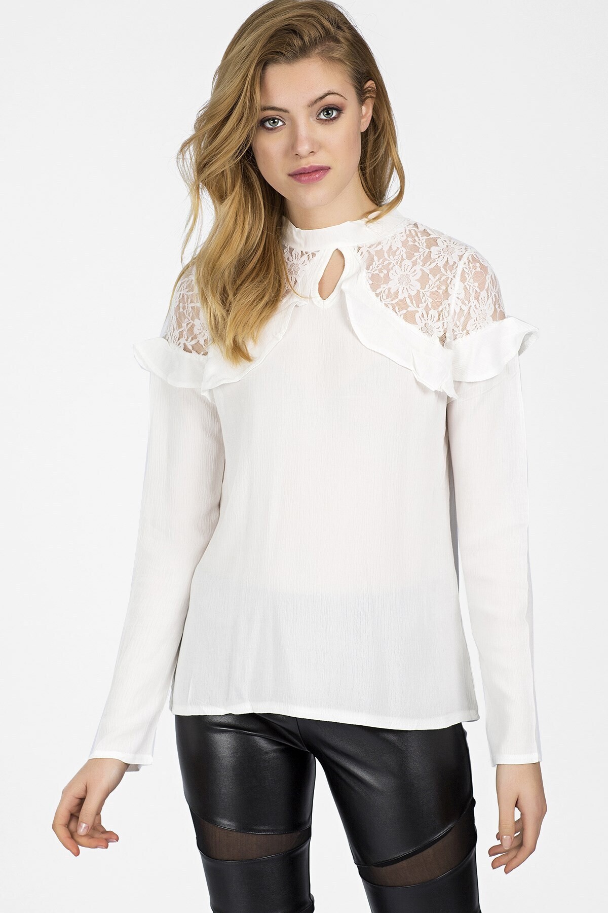 9059329 Şile Bezi Omuzları Dantelli Tül Fırfırlı Bluz EKRU
