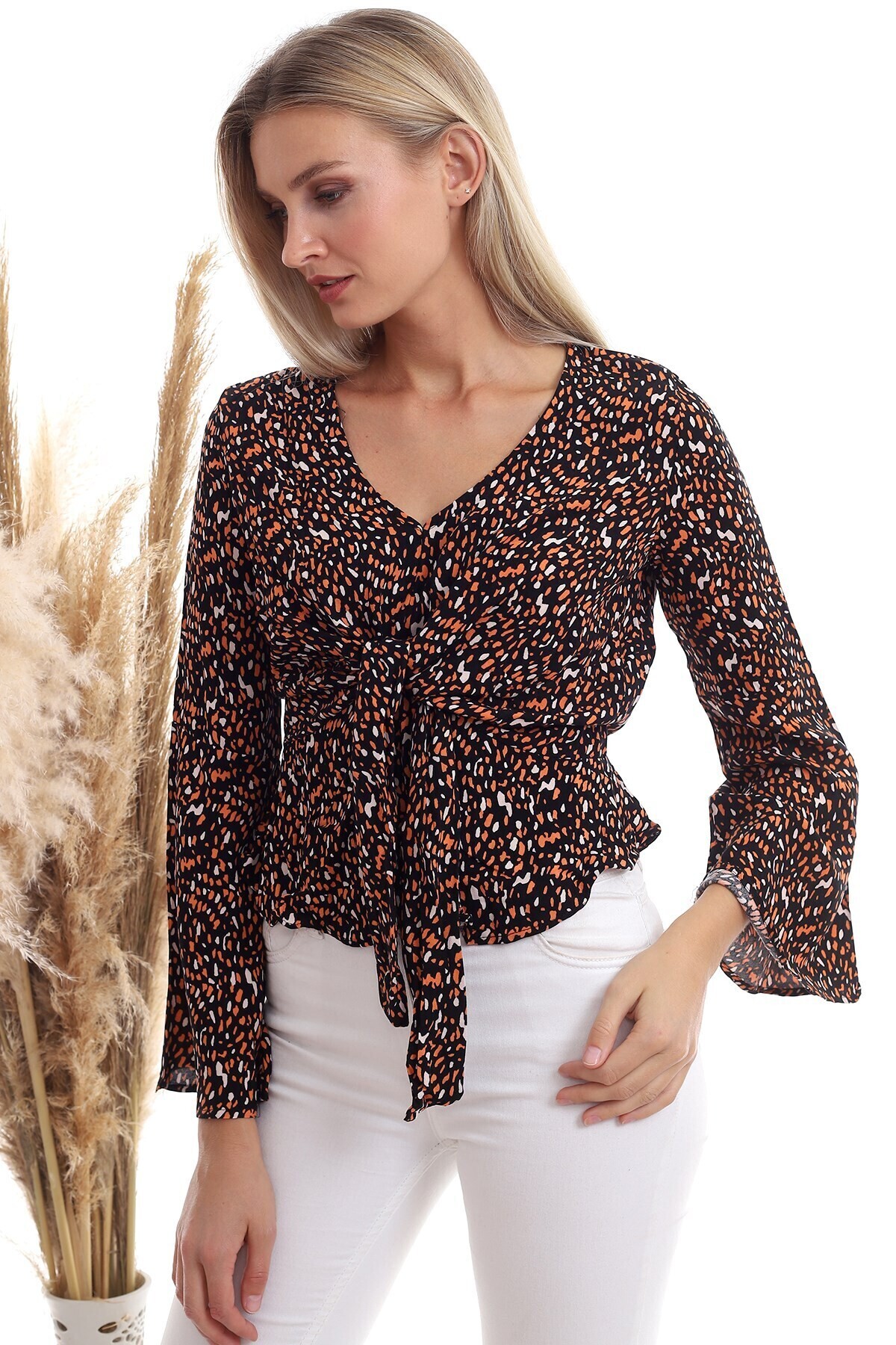 20333372 Dok.Viskon Desenli Önü Bağlamalı Volanlı Bluz SIYAH ORANJ