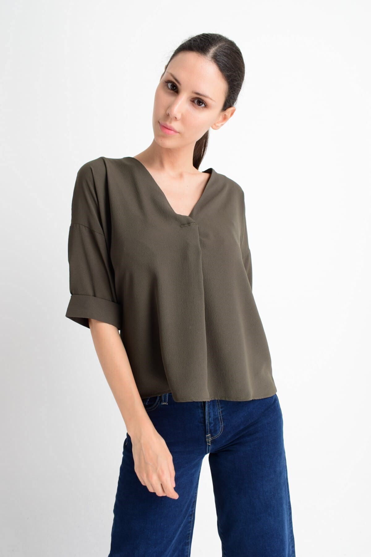 9182879 Kobe Yaka Bindirmeli Capri Kol Bluz HAKI