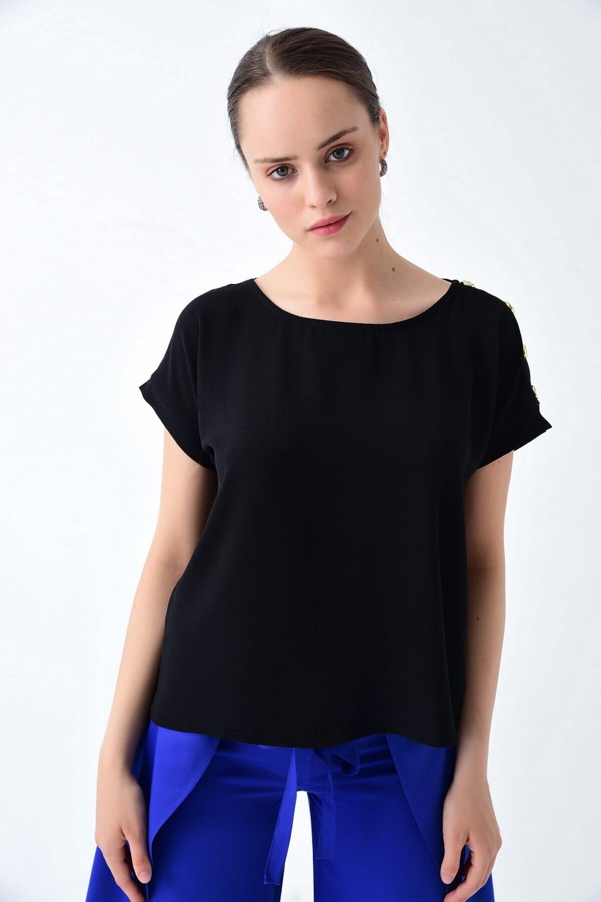 9223013 Kobe Sol Omuzu Düğmeli Yarasa Kol Bluz SIYAH