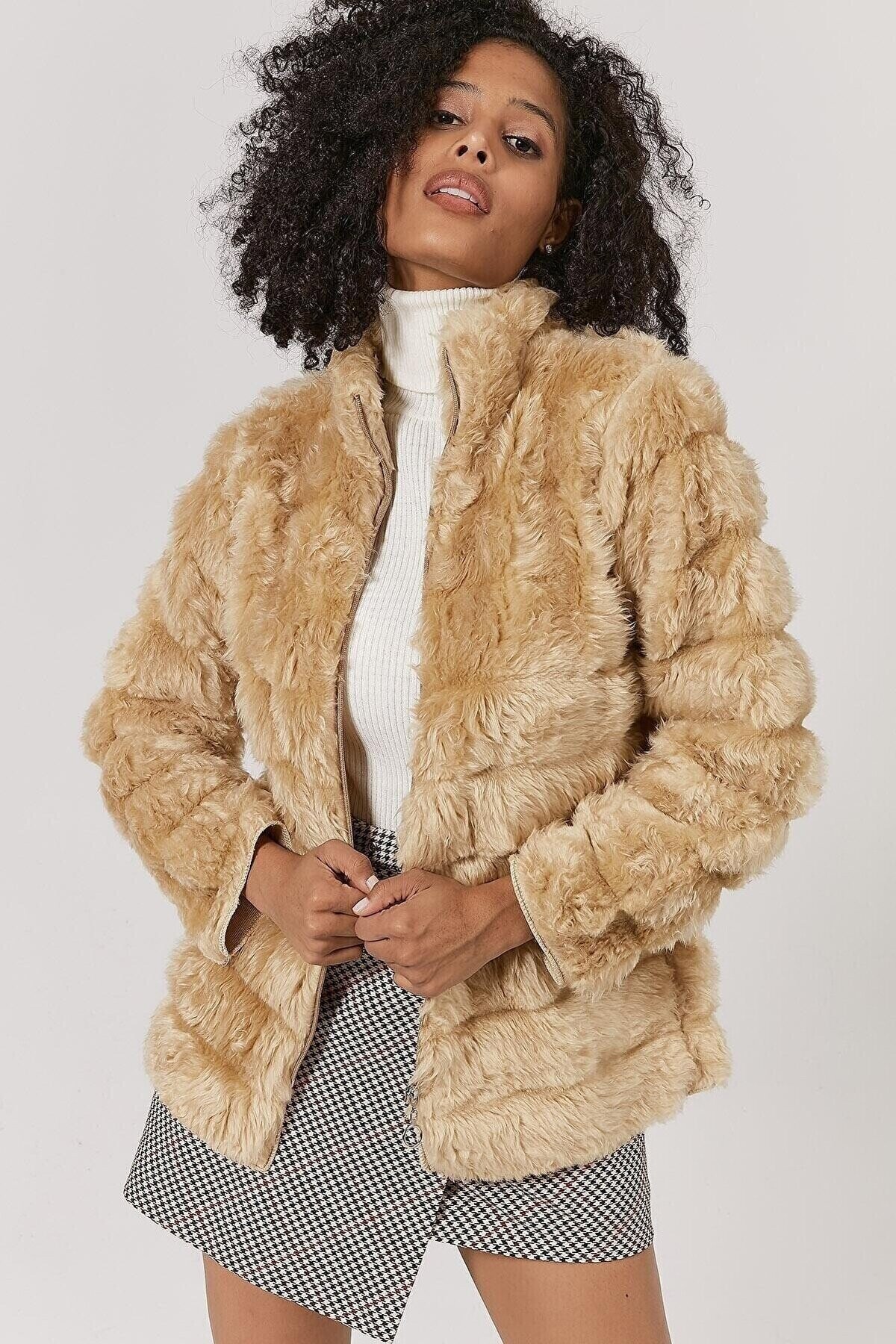 8414152 Kürk Enine Çizgi Desenli Önü Fermuarlı Kaban CAMEL