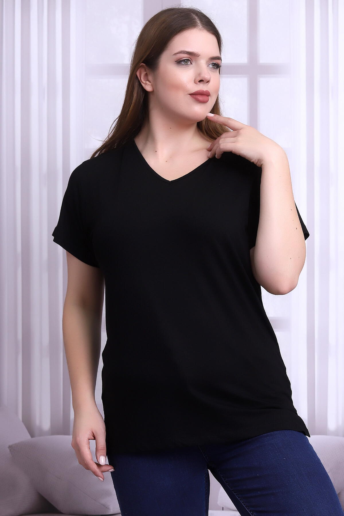 B21399902 Büyük Beden Viskon V Yaka Kısa Kol Bluz SIYAH