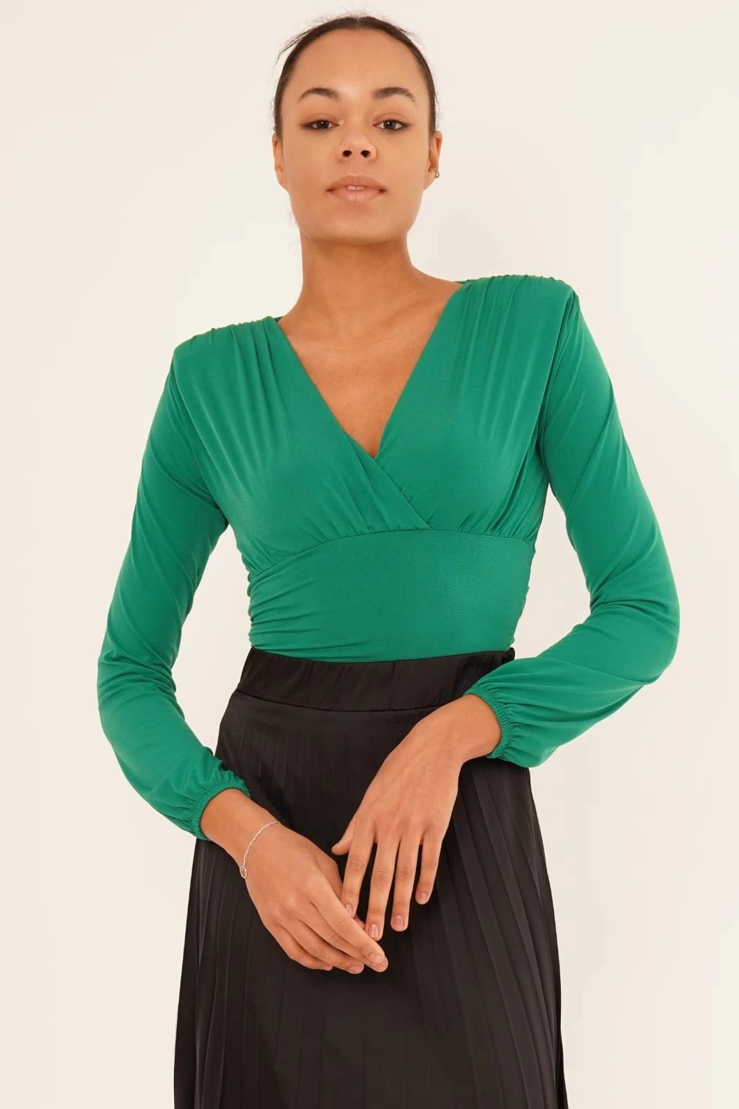 23254223 Sandy Kruvaze Yaka Büzgülü Vatkalı Uz.Kol Bluz YESIL