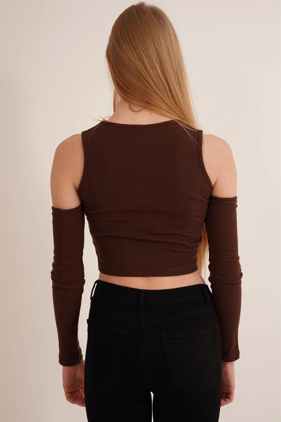 23254280 Kaşkorse Omuzları Açık Uz.Kol Bluz KAHVE
