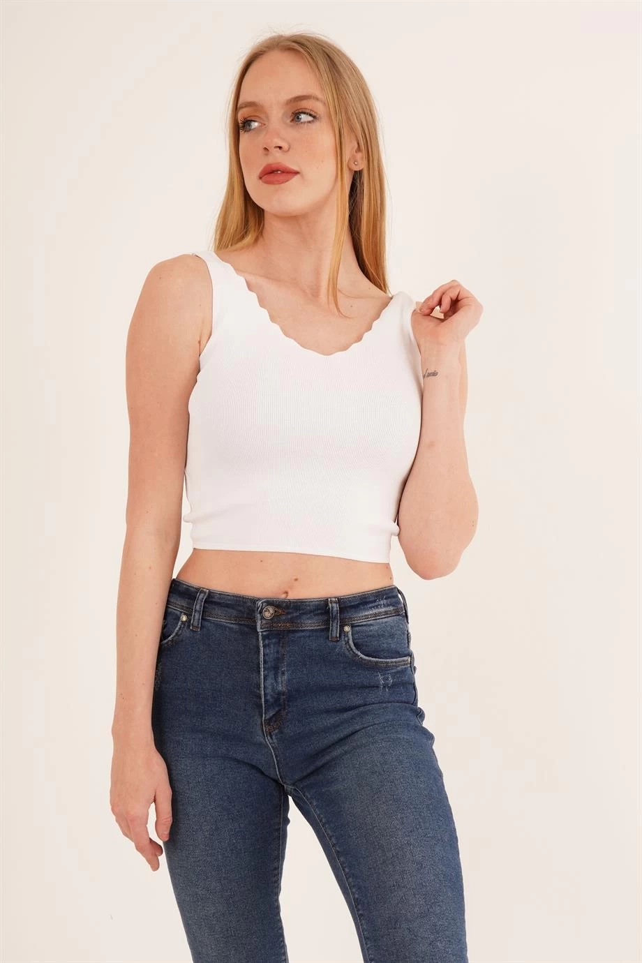 23256336 Triko Merdiven Yaka Atlet BEYAZ