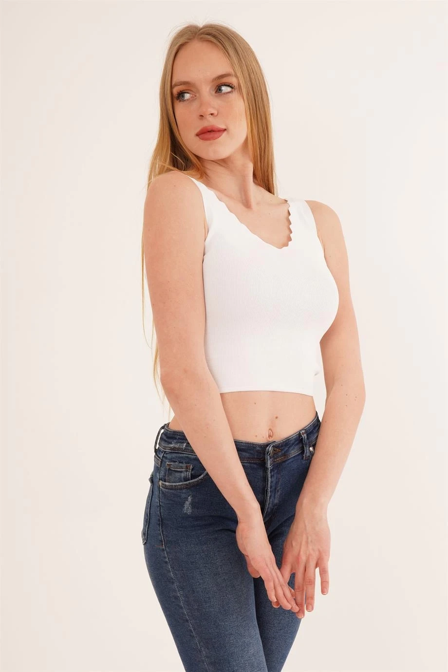 23256336 Triko Merdiven Yaka Atlet BEYAZ