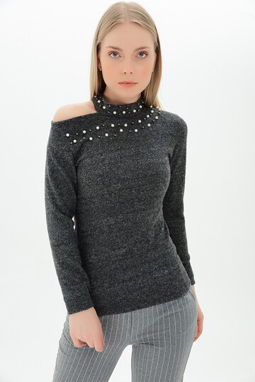 9100936 Yumoş Tek Omuzu Açık İncili Bluz SIYAH