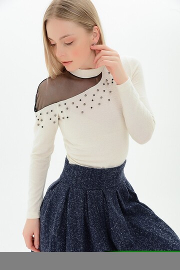 9100986 Yumoş Tek Omuzu Tül İncili Bluz BEJ