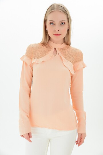 9109329 Şile Bezi Omuzları Dantelli Tül Fırfırlı Bluz PUDRA