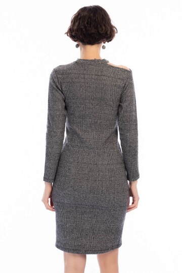 8441019 Ekose Tek Omuzu Açık İncili Elbise GRI-SIYAH JAKARLI