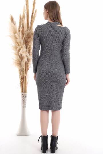 9361019 Jakarlı Kumaş Tek Omuzu Açık İncili Elbise SIYAH-GRI