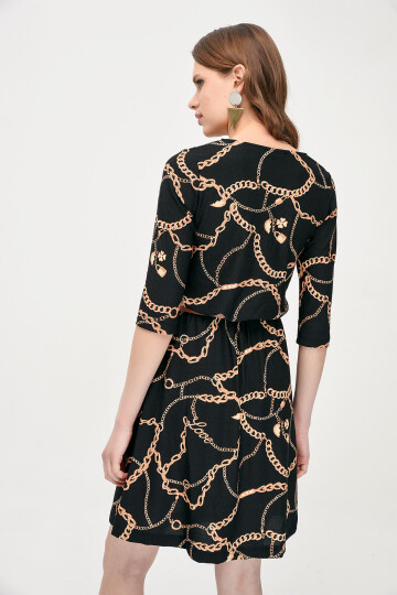 9041087 Krep Beli Lastikli Kemerli Kapri Kol Elbise SIYAH Z.HARDAL ZINCIR DESEN