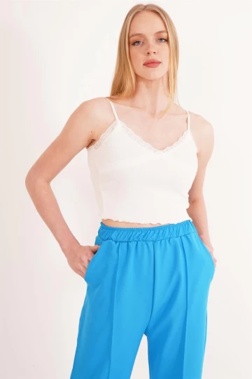 23254275 Kaşkorse İp Askılı Dantelli Crop Bluz BEYAZ