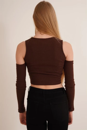 23254280 Kaşkorse Omuzları Açık Uz.Kol Bluz KAHVE
