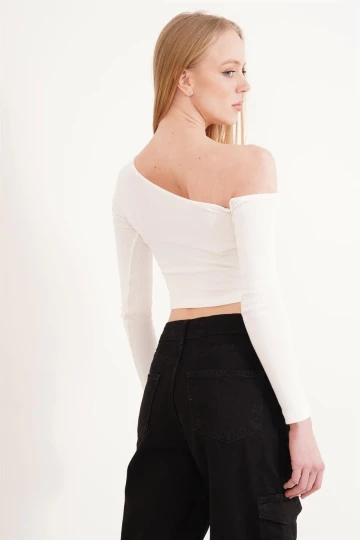 23254281 Kaşkorse Tek Omuz Dekolteli Uz.Kol Bluz BEYAZ