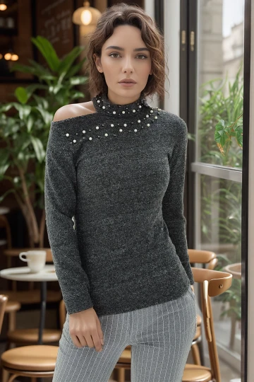 9100936 Yumoş Tek Omuzu Açık İncili Bluz SIYAH