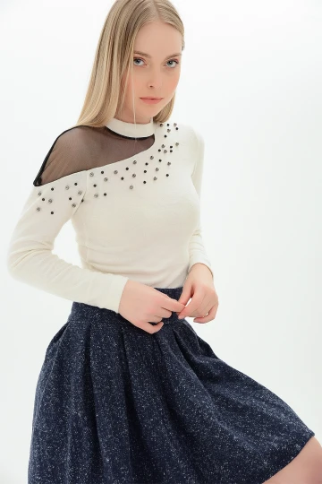 9100986 Yumoş Tek Omuzu Tül İncili Bluz BEJ